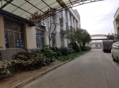 港閘區(qū)廠房出租，靠近南通理工學院，一棟3層，有電梯