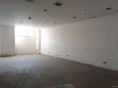 市中心，地鐵口，2樓商鋪出租，好停車，雙樓梯